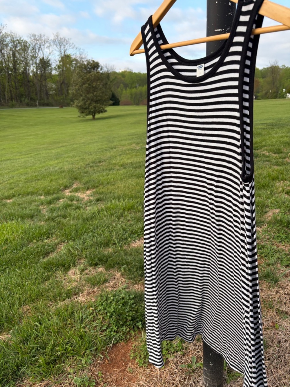 Old Navy b&w striped knit swing sleeveless dress - Picture 3 of 7